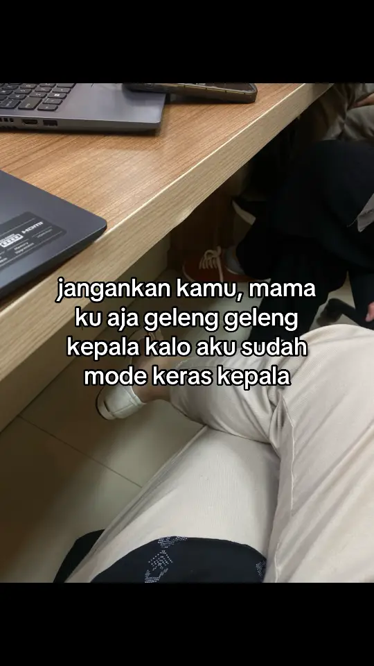 menganut keyakinan 