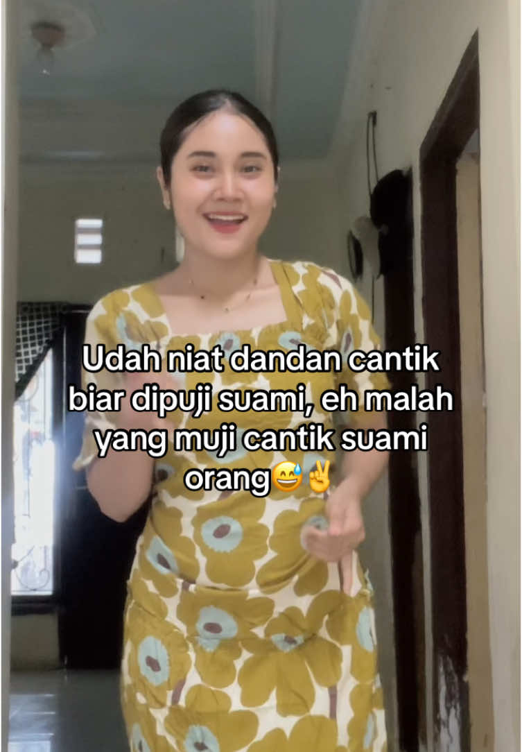 Suamimu lihat istri orang cantik, padahal istrimu juga dilihat suami orang cantik. Paham?🤔😅