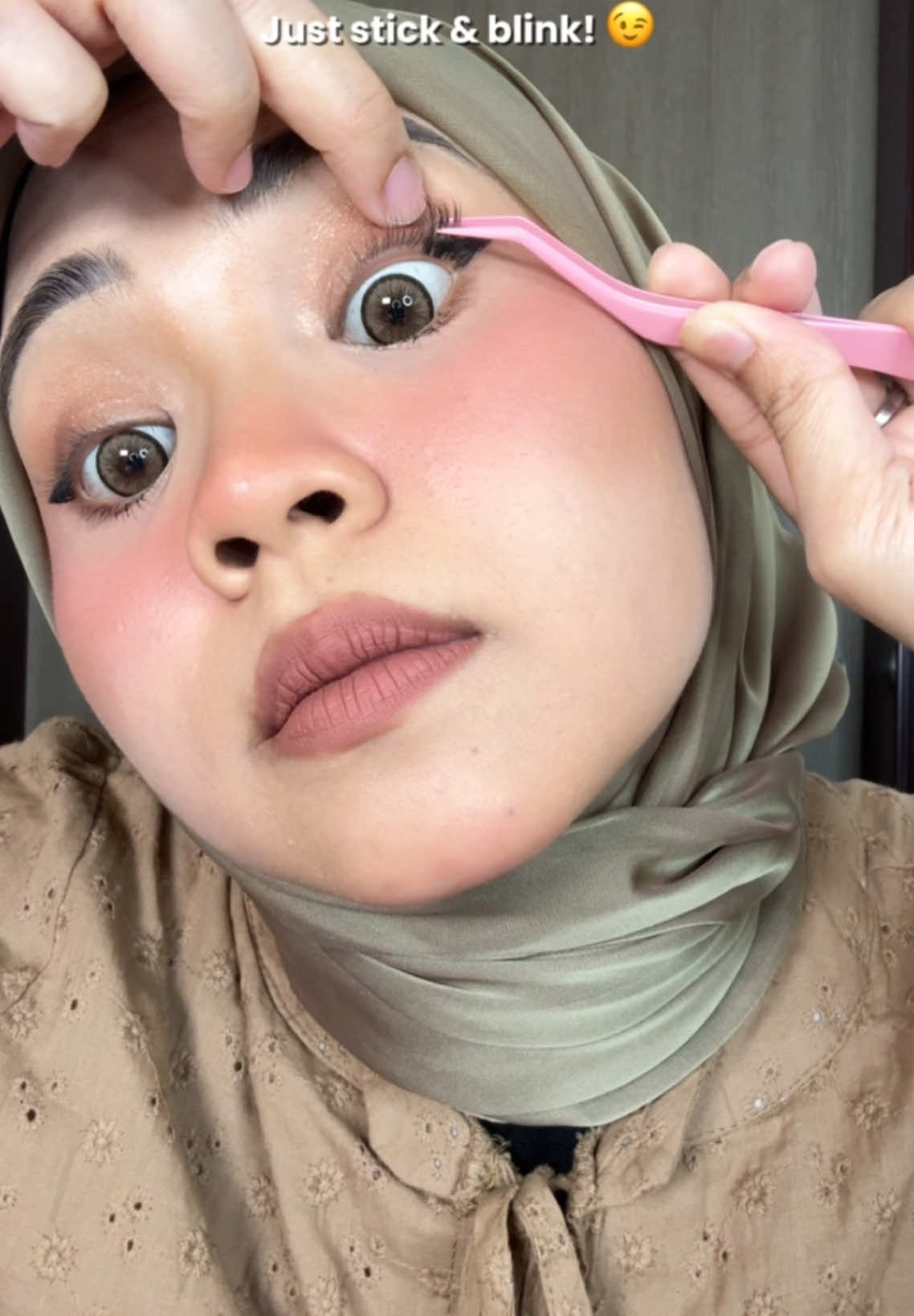 Eyelash terpaling selesa & senang pakai 🤩 from @Heyelash  #GlueFreeHeyelash #NoGlueJustHeyelash #HeyelashOutLoud #KeajaibanHeyelash #StickAndBlink #InstantStickLash #fakeeyelash #falsies #heyelash 