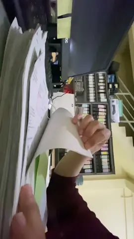ikut trend straples😋 #fyp #fypシ゚viral #foryou #worklife #office #dailywork #adaywithme #anakkost #anakrantau #worklifebelike #pov #adayinmylifevlog 