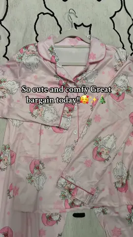 So cute and lively!!🥰💕✨#twopieceset #pajama #pjs #cute #christmas #OOTD #sleepwear #comfywear #modestfashion #strechy #tiktokmademebuyit #tiktokshopholidayhaul #fyp 