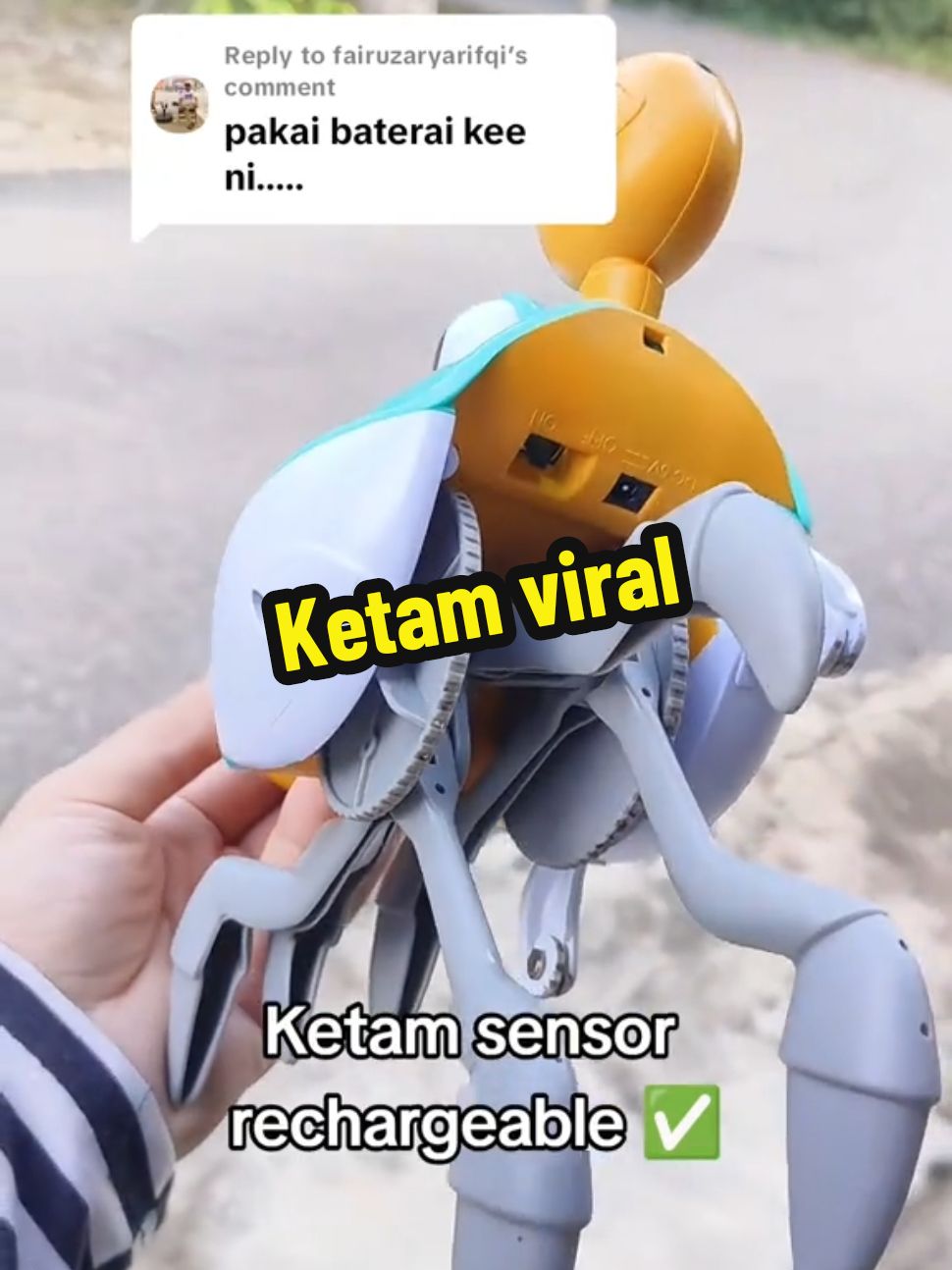 Replying to @fairuzaryarifqi paling best ketam sensor ni boleh charge, tak payah guna bateri 🤩 korang jangan silap beli yang guna bateri tau, tekan beg kuning kalau nak ketam sensor yang boleh charge #crabtoy #ketam #ketammainan #mainan #mainananak #mainanviral #mainanbudak #mainanbaby 