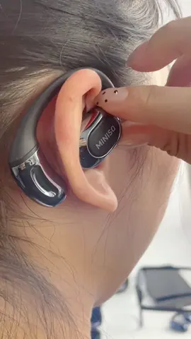 Just $ 13 for this ai translator headphones #tiktokshopfinds #christmasgifts #tiktokshopblackfriday #spotlightfinds #tiktokshopcybermonday 