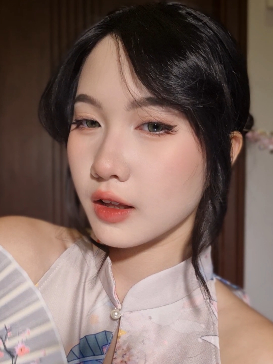 Skali swipe, pori-pori langsung ilang pake twcnya g2g #makeuptutorial#douyinmakeup#twowaycake