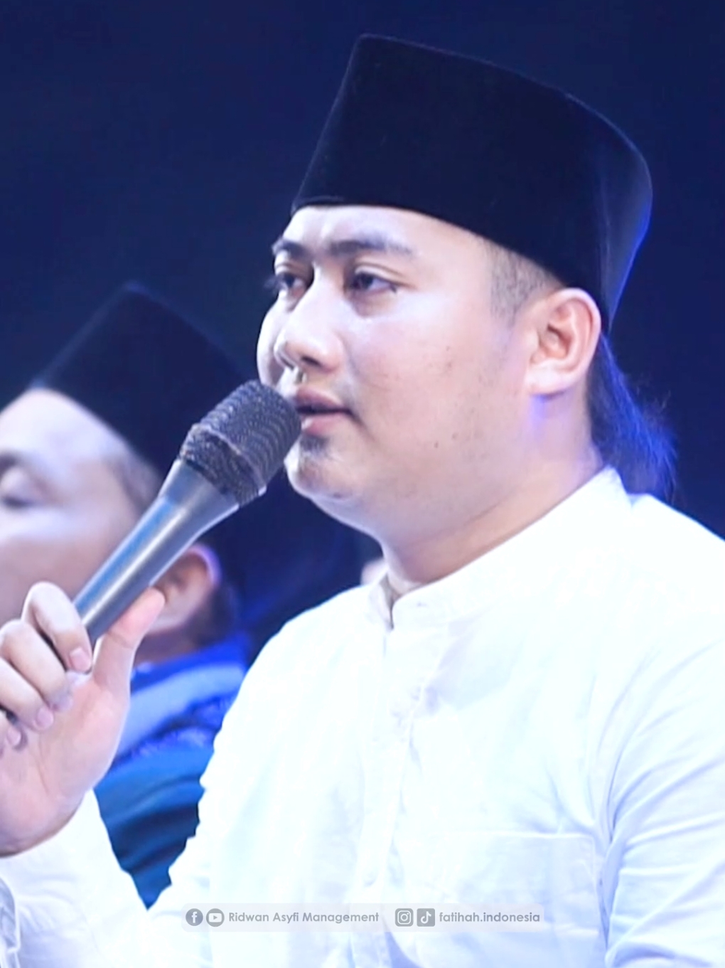 Suluk Ust. Ridwan Asyfi yang selalu bukin canduu.. Ada yg ingat? habis suluk ini lagu apa ? 🥰 #sholawat #fypシ #masukberanda #xyzabc #RidwanAsyfi #fatihahindonesia #sholawatviral #majelissholawat 