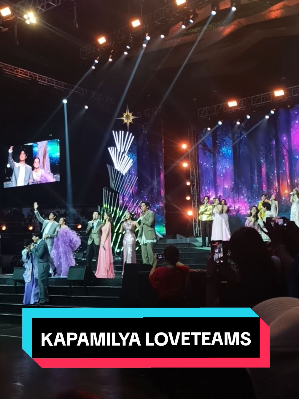 #KapamilyaLoveteams never fail to sing to our hearts! Sama-sama po tayo sa #ShineKapamilya: The #ABSCBNChristmasSpecial2024! Catch the 2-Part Special on December 14 & 15 at 8:30 PM on Kapamilya Channel, Kapamilya Online Live, or A2Z. ❤️🎄💙 #ABSCBNPR #ABSCBN #Kapamilya #fyp #kdlex #donbelle #kyledrea #jmfyang #jarfyang #jmjas #kimpau #kaomiah #franseth #tj #RKane #echonine #jake #chie #kz