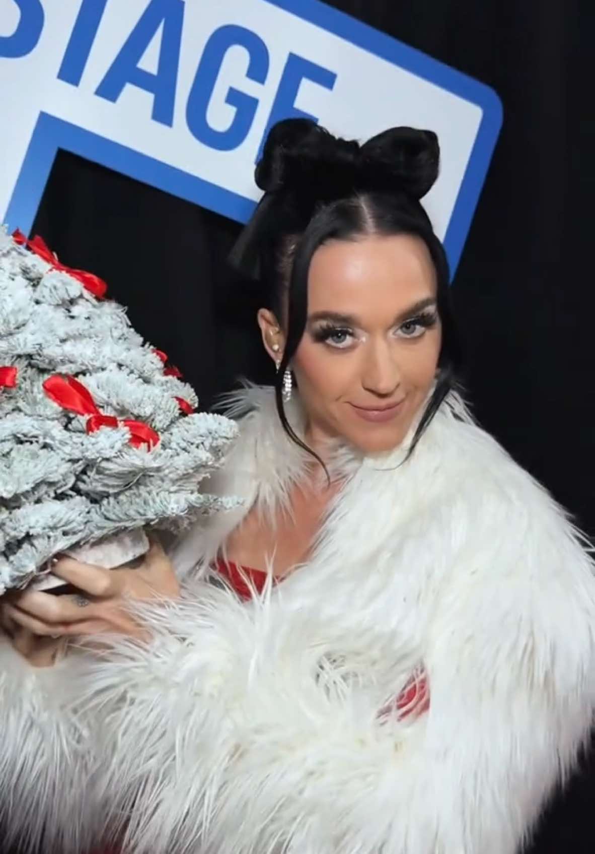 xoxo, Katy Claus ♥️