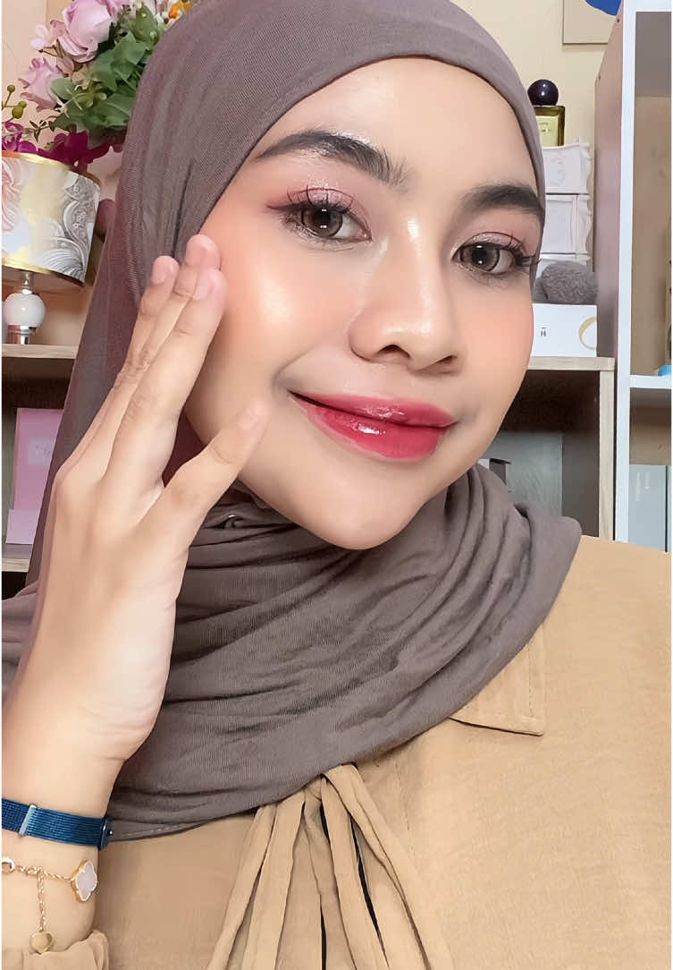 Foudie yg wajib kamu coba‼️🫶🏻 @ONLYOU Store  #onlyoubeauty #foundation#onlyouwaterproof #onlyoufoundation #tintfoundation #foundationsunscreen ##spf25++