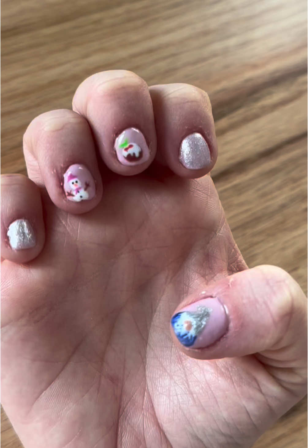 The snowman is brilliant! #nails #christmas #christmasnails #snowman #gonk #christmaspudding #pink #glittery #nailinspo #nailideas #megsnails #nailart #christmasnailart #brilliant #fyp 