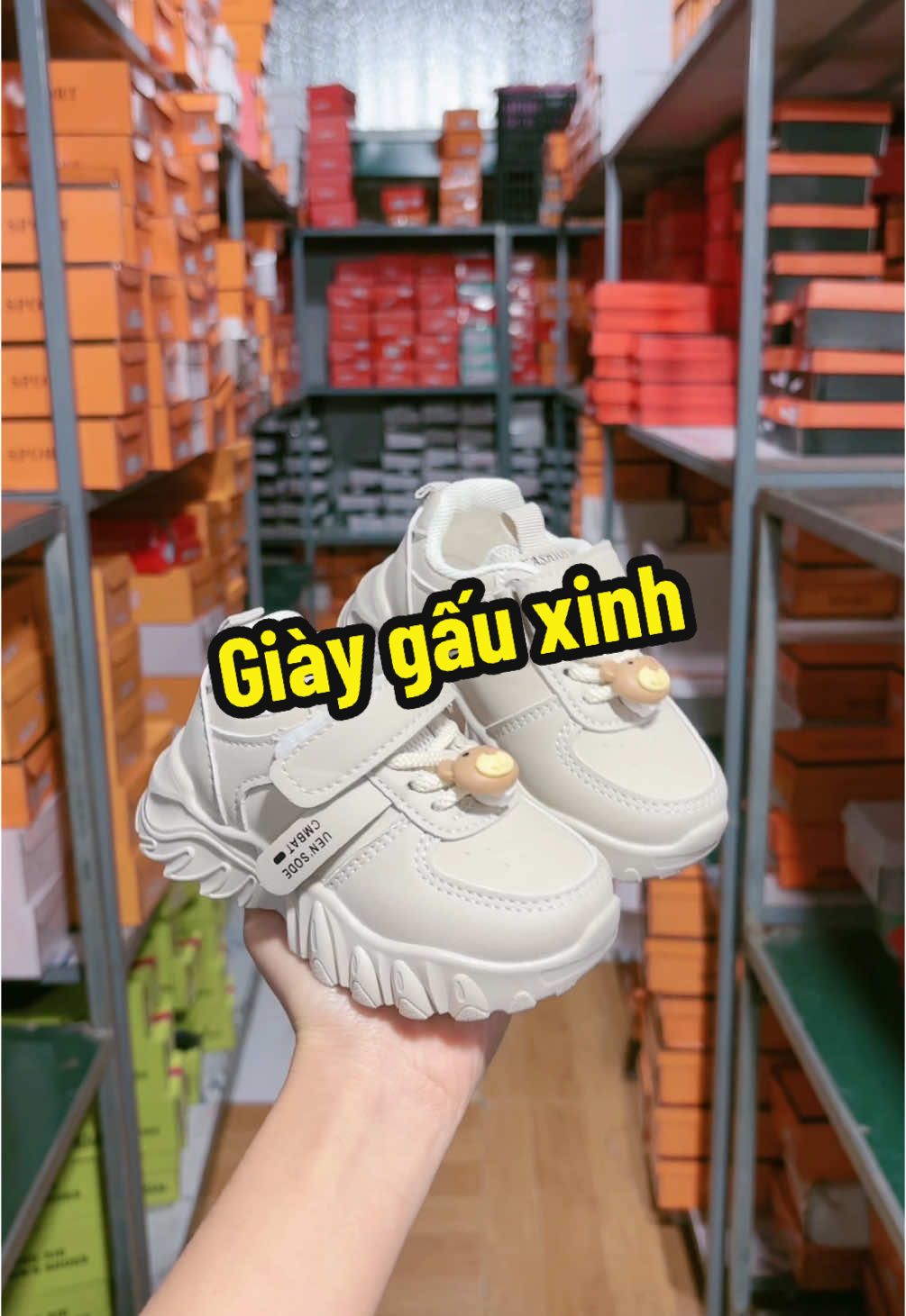 Giày gấu xinh da mềm cho bé #giaydeptreem #giaychobe  