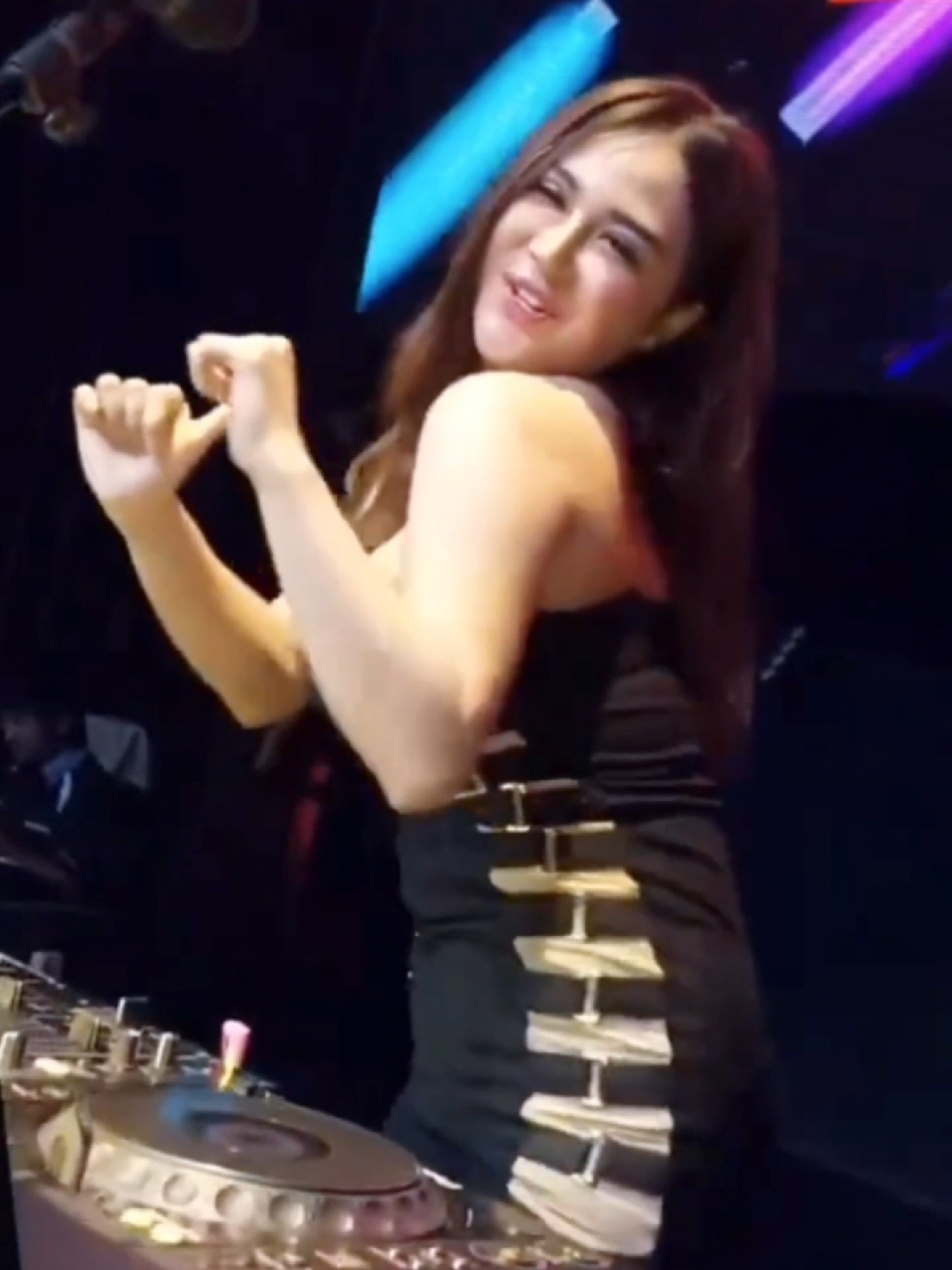 Satu Rasa Cinta #djbiddy #funkotremix #fypage #duniamalam #clubbingparty #anakdugem #sukaparty #fyp  #ladiesnight #clubindonesia #hiburanmalam #ladiesnight 