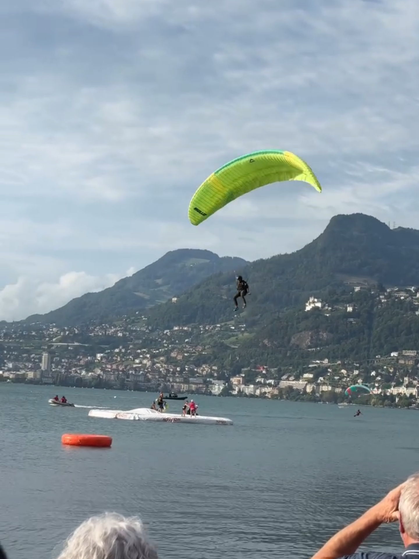 Bullseye 🎯 (IG🎥: @florian_landreau) #Unreel #Extreme #Parachuting #Paragliding #Bullseye