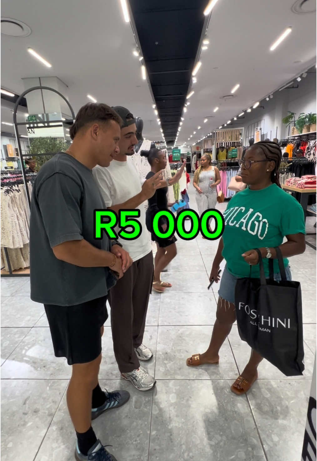 R5 000 shopping spree at Sandton City mall with @tfg rewards 💙💜🇿🇦 #festiveFosho #TFGRewards #SwipePostPlayUnlock
