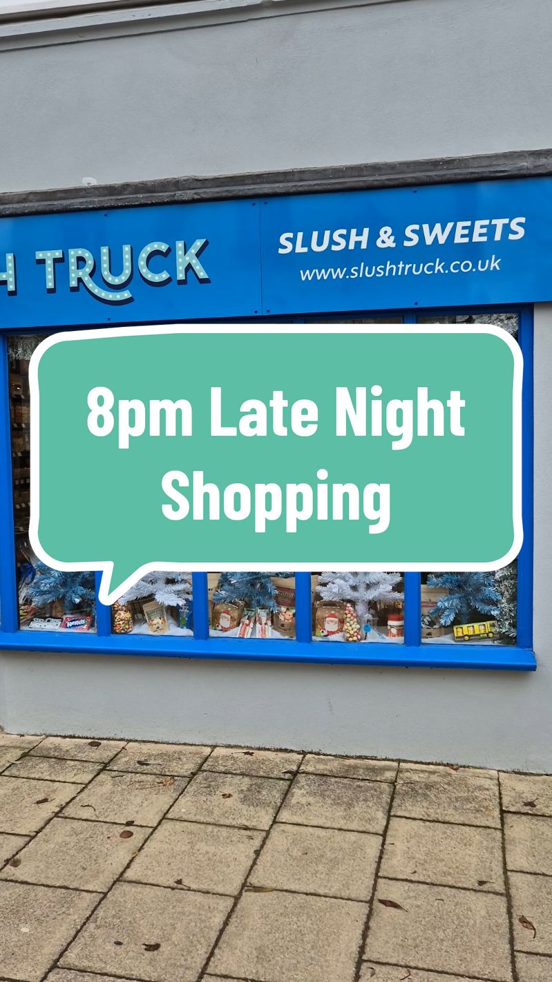 Late Night Slush & Sweets, Thursdays open till 8pm! 🎁 #slush #SmallBusiness #latenight #Christmas #fyp 