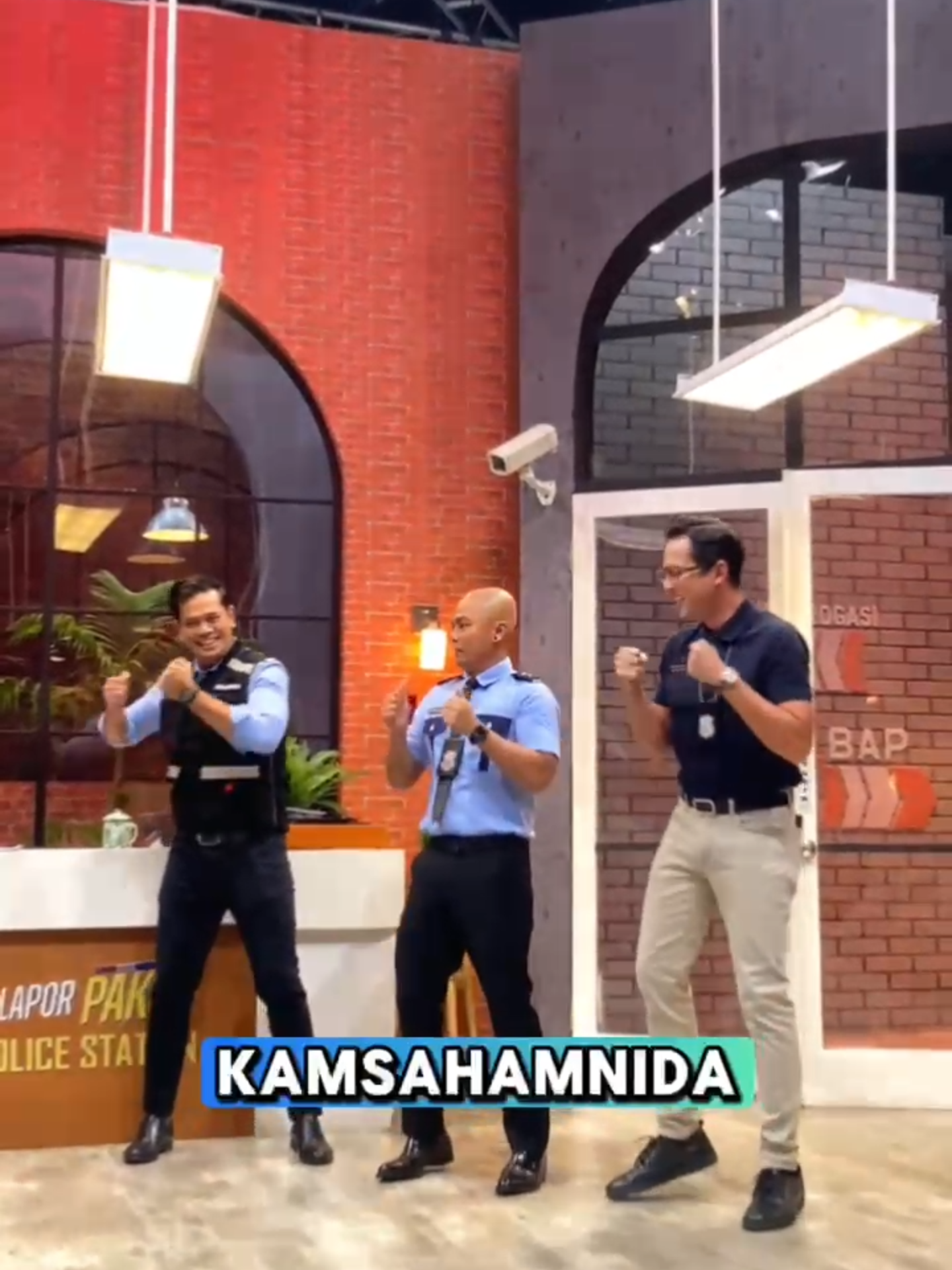 Ciaaaat, kamsahamnidanya Trio Lancip nih! Tonton malam ini di #LaporPakTRANS7 ya