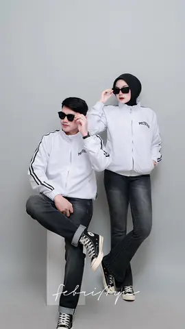 🤍🖤#rekomendasi #outfit #couple #casualoutfits #barengayang #idefotostudio #outfitcouple #lewatberanda #foryou #fyp 