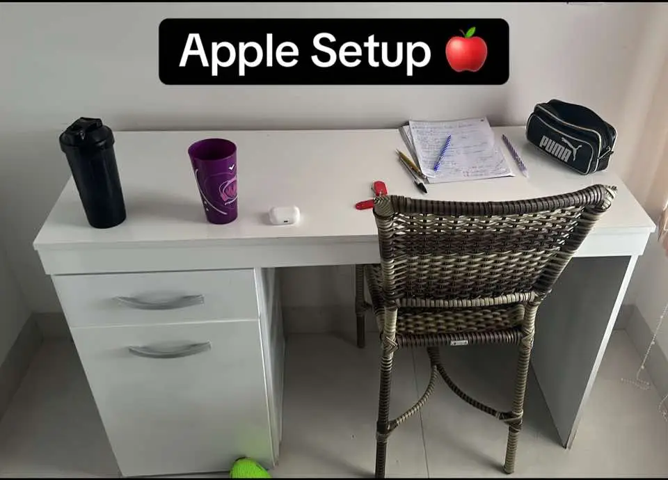 #apple #appleecosystem #setup #setupinspiration #desksetup #macbook #iphone #airpodsmax #ipad