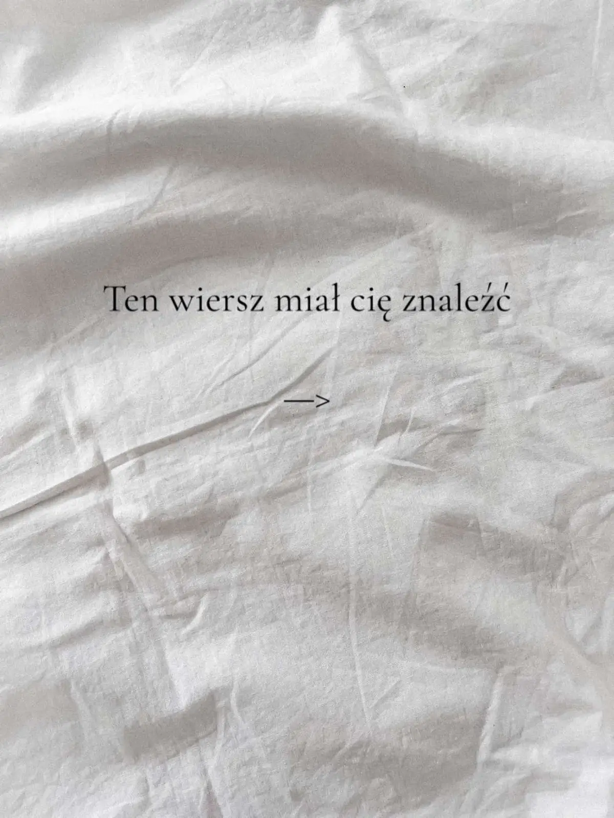 Książka: Szepty Wszechświata #poetry #wiersz #poetrytok #aleksandrawądołowska #fyp 