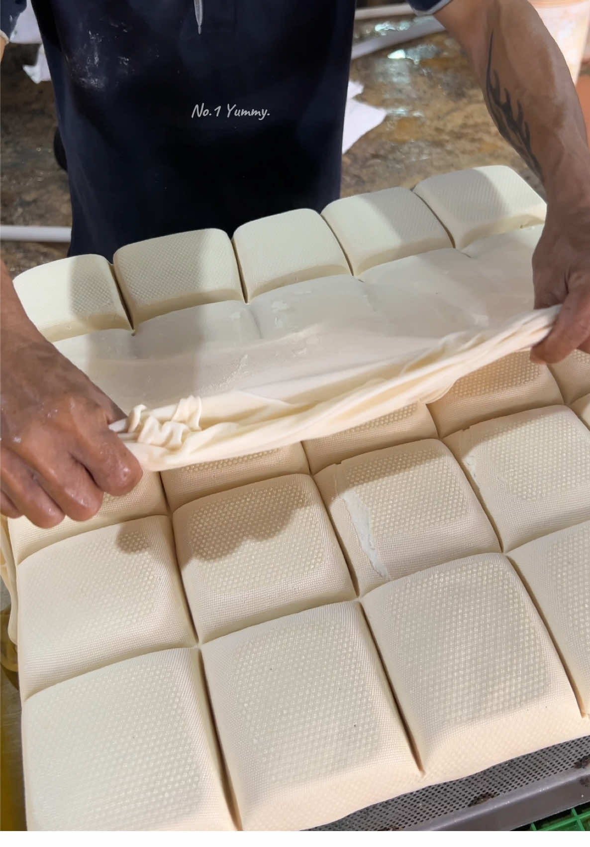 Amazing! Thailand Soft Tofu Making. #streetfood #foodtiktok #tofu #yummy #asmr #fyp #fypシ #thailand  📍พิกัด: บ้านเต้าหู้แม่กลอง สมุทรสงคราม ☎️: 089 494 9790