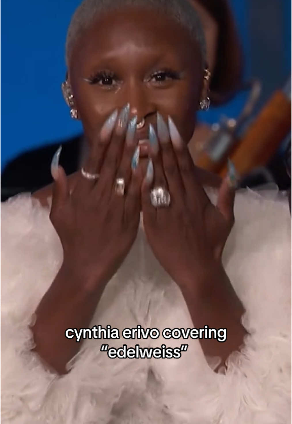 the way julie andrews looks at her 🥺 #fyp #cynthiaerivo #wicked #wickedthesoundtrack #wickedmovie #edelweiss #julieandrews 