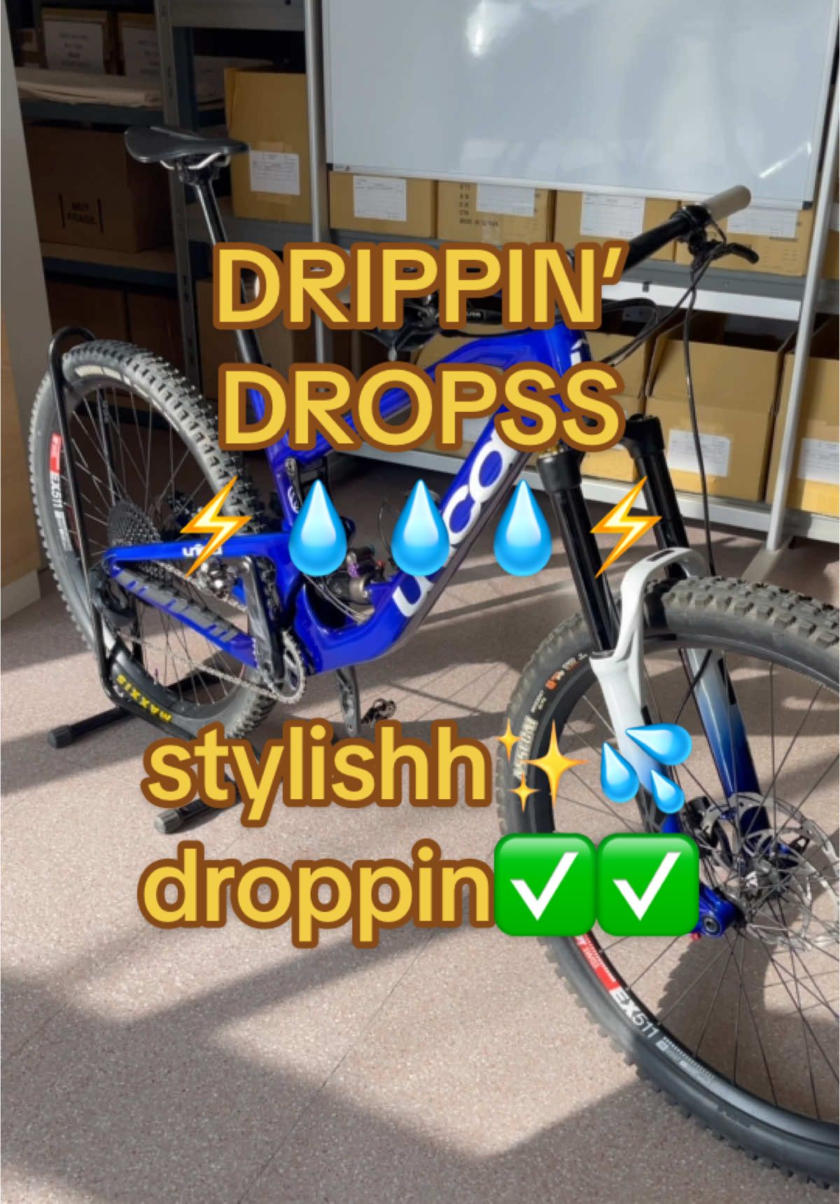 Full cover style… 💦✨  #drops #droppin #enduro #downhillmtb #mtblifestyle #blue 