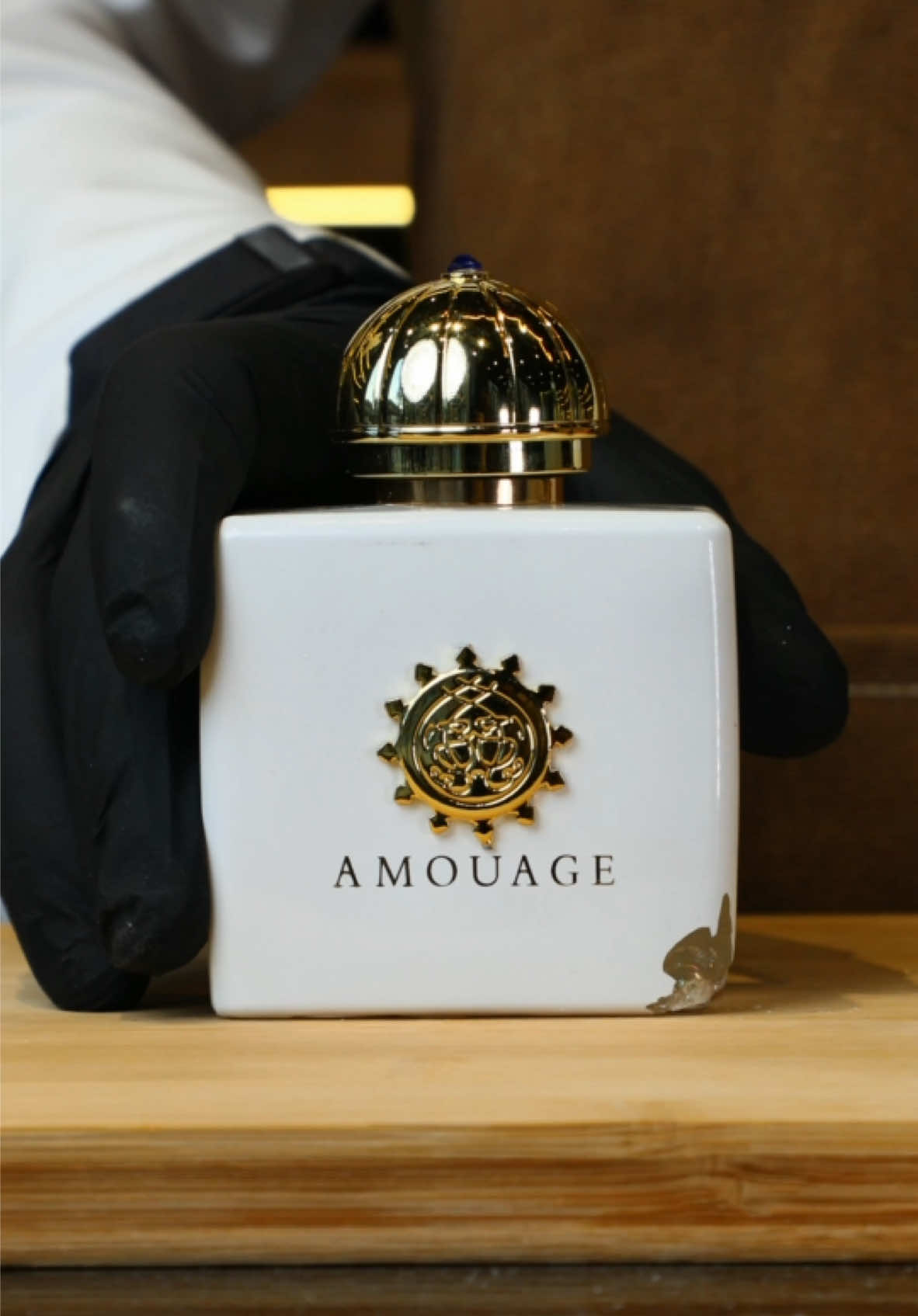 It’s all about the magic inside the bottle ✨💧#amanzadaperfumes #amouage #amanzada #oman 