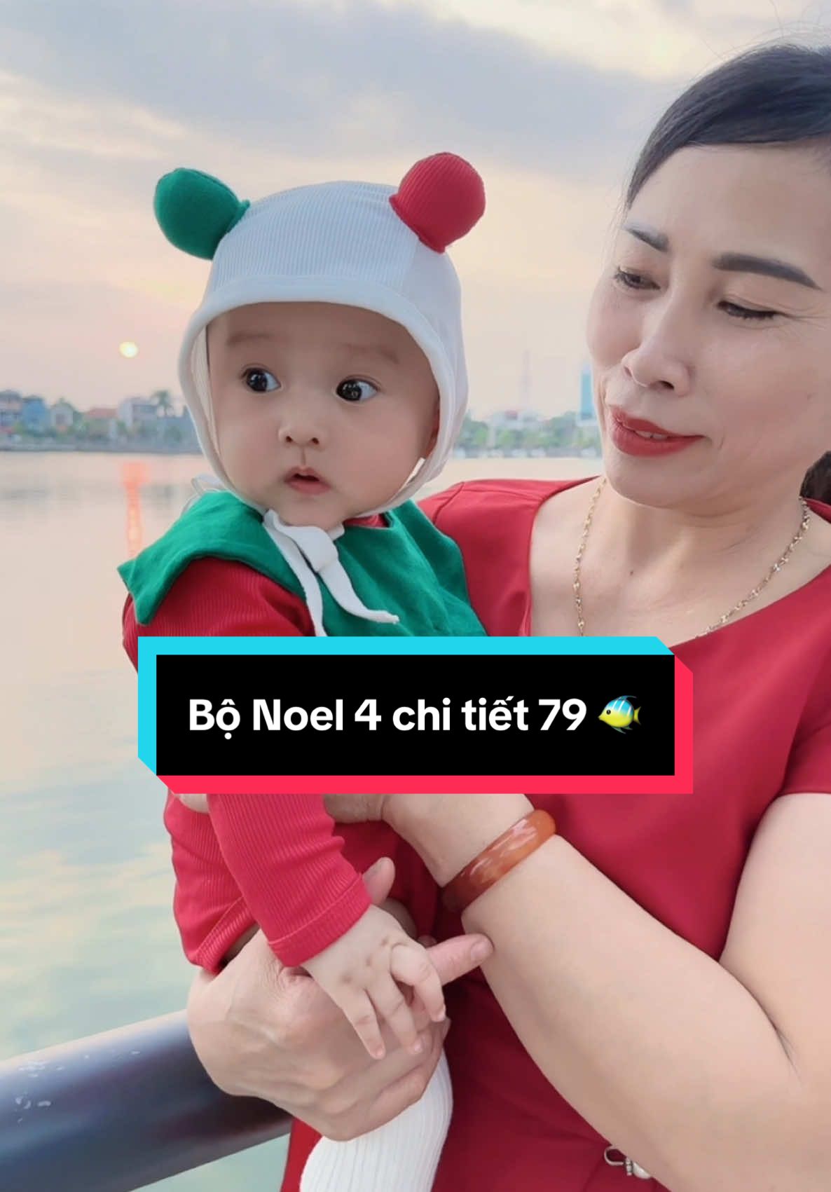 Trả lời @SkinCare Với An Bộ Noel cho con đi chụp hình yêu lắm #giadinhchipchip #review #bodogiangsinh #dogiangsinhchobe 