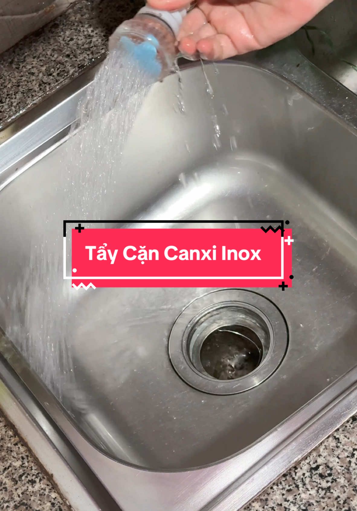 Nước tẩy đa năng cho anh chị em nào cần tẩy cặn canxi inox hay gạch men, toilet thì trải nghiệm thử e này nha #xuhuong #viral #fyp #tayboncau #taycancanxi #logeski #tayboncaulogeski #giadungtienich #giadung #giadungthongminh 