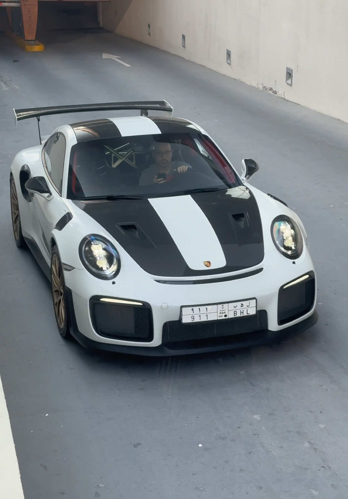 best gt2rs spec?⚫️⚪️ #porsche #gt2rs #porschegt2rs #dubai #dxb #cars #luxurycars #luxurylife #hypercar #supercar #dubaicar #dubaicars 