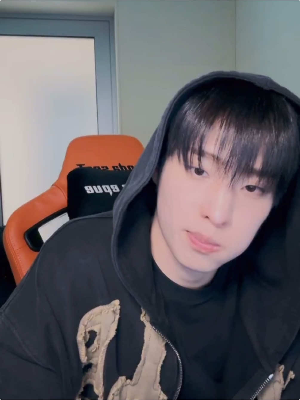 cant focus well on him talking about his spotify wrapped when he’s looking so damn fine #keeho #p1harmony #fyp 