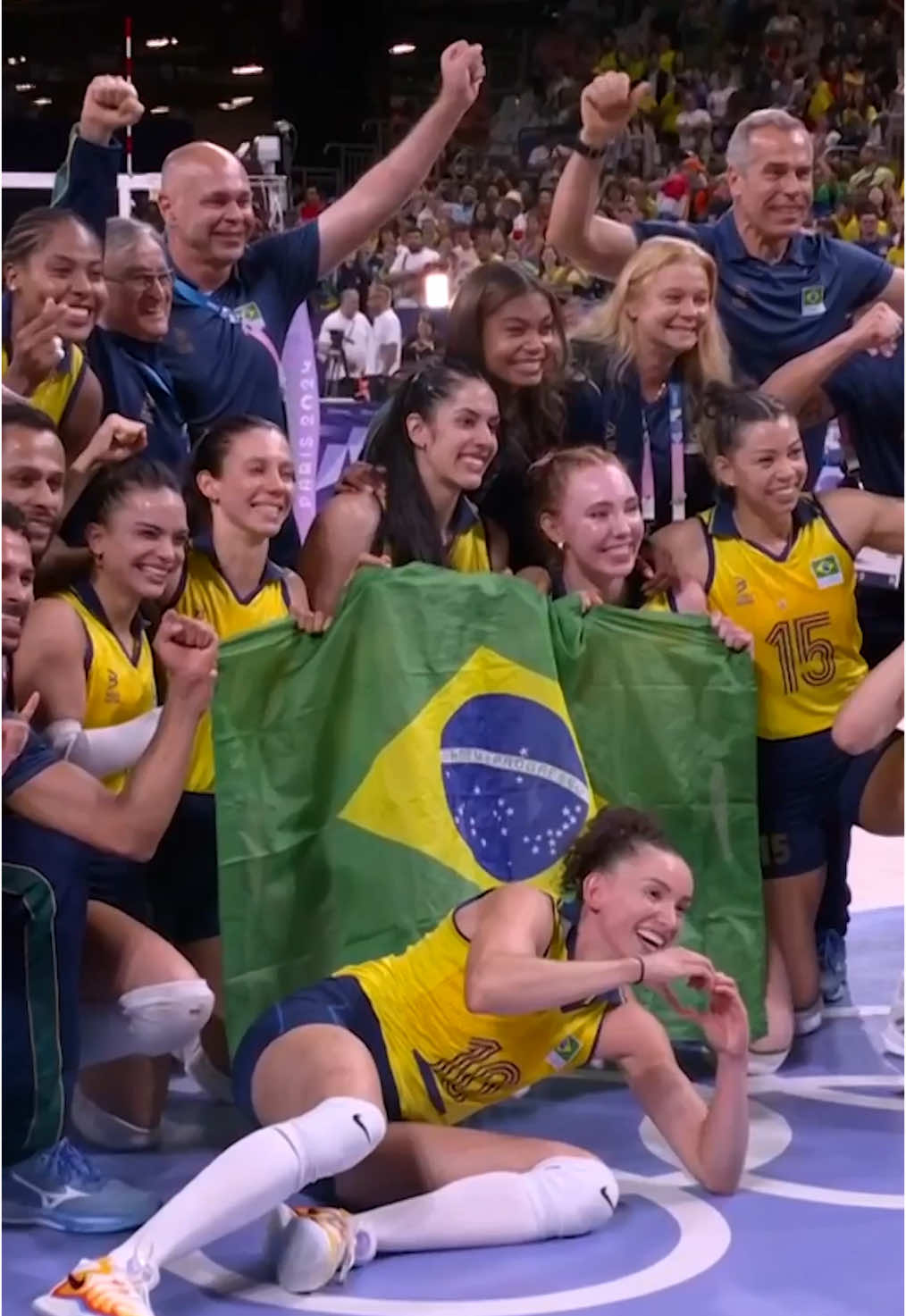 Não sou eu que estou chorando relembrando a medalha da SFV, são vocês que estão! 🥉🥹 #voleibol #volleyball #Paris2024