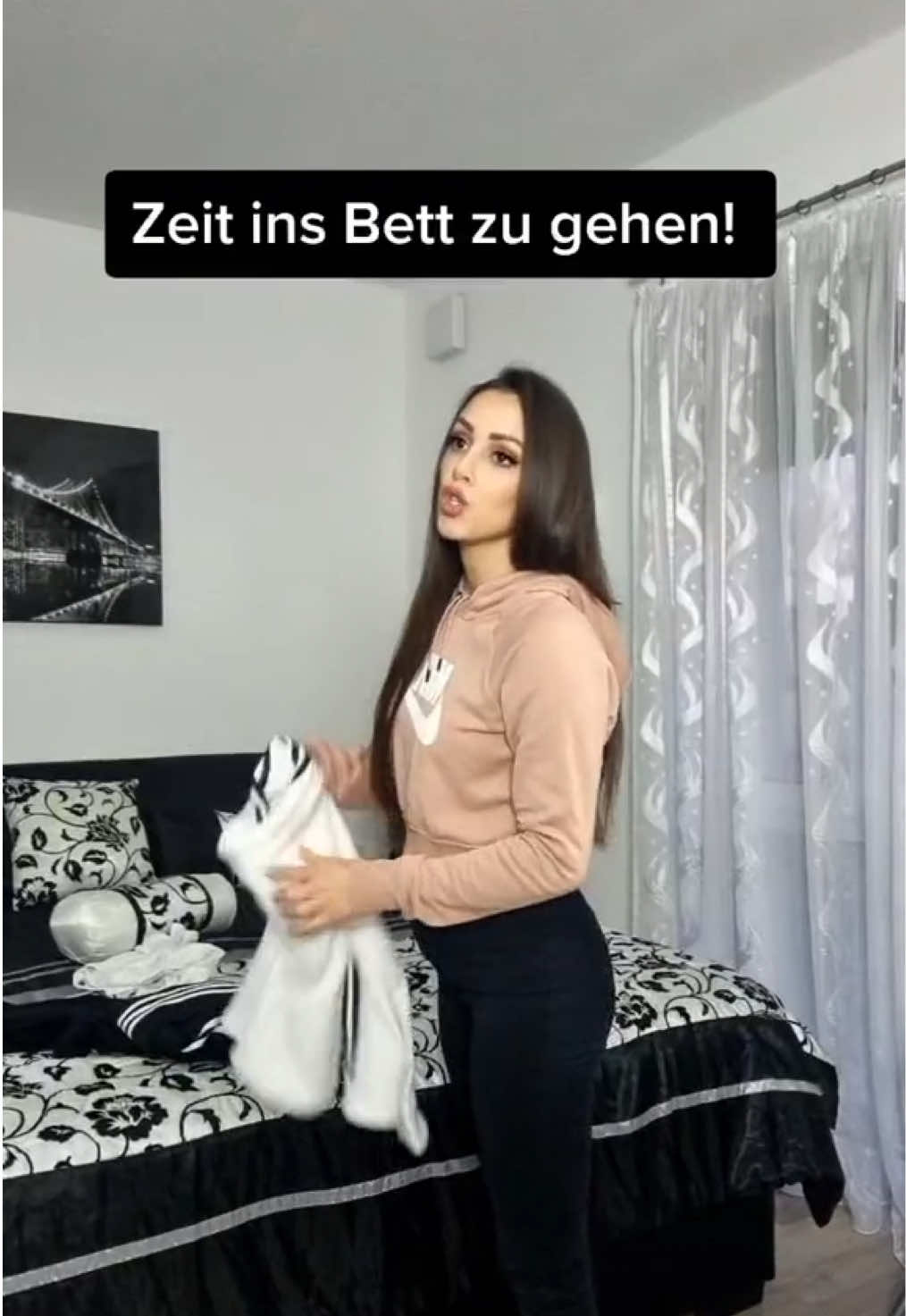 Wenn die kinder nicht ins bett wollen 😉😂 #eltern #kinder #elterntipps #tippsundtricks #bett #schlafen #momlife #momoftiktok #sandradeluxe 