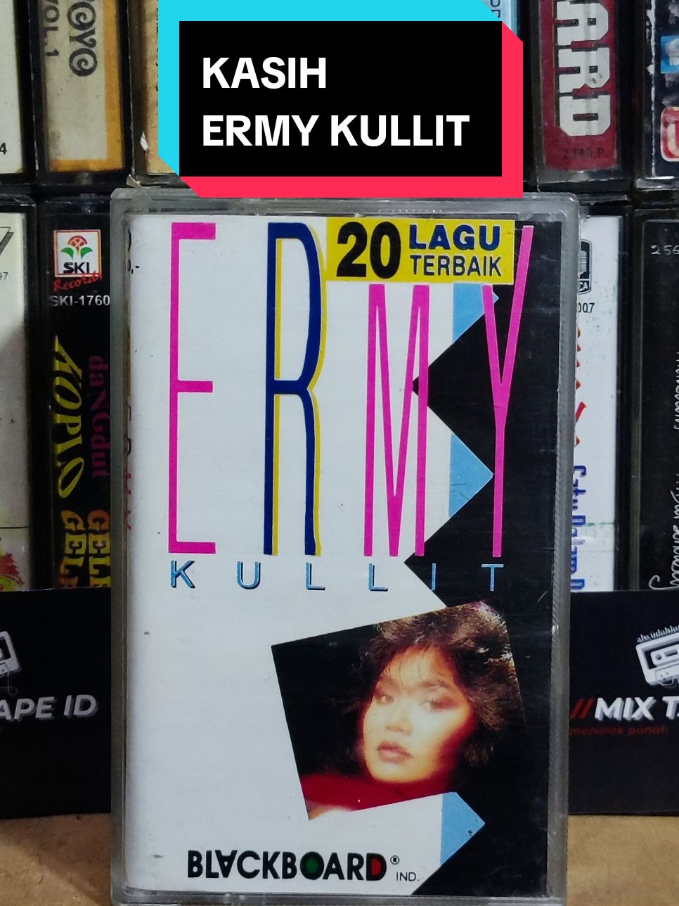 Membalas @kadekalwi93 Ermy Kullit yang memiliki nama lengkap Ermy Maryam Nurjannah Kullit (lahir 13 Mei 1955) adalah penyanyi jazz Indonesia. Ermy juga mendapat julukan sebagai Selena Jones Indonesia. Nama Ermy melejit berkat tembang 