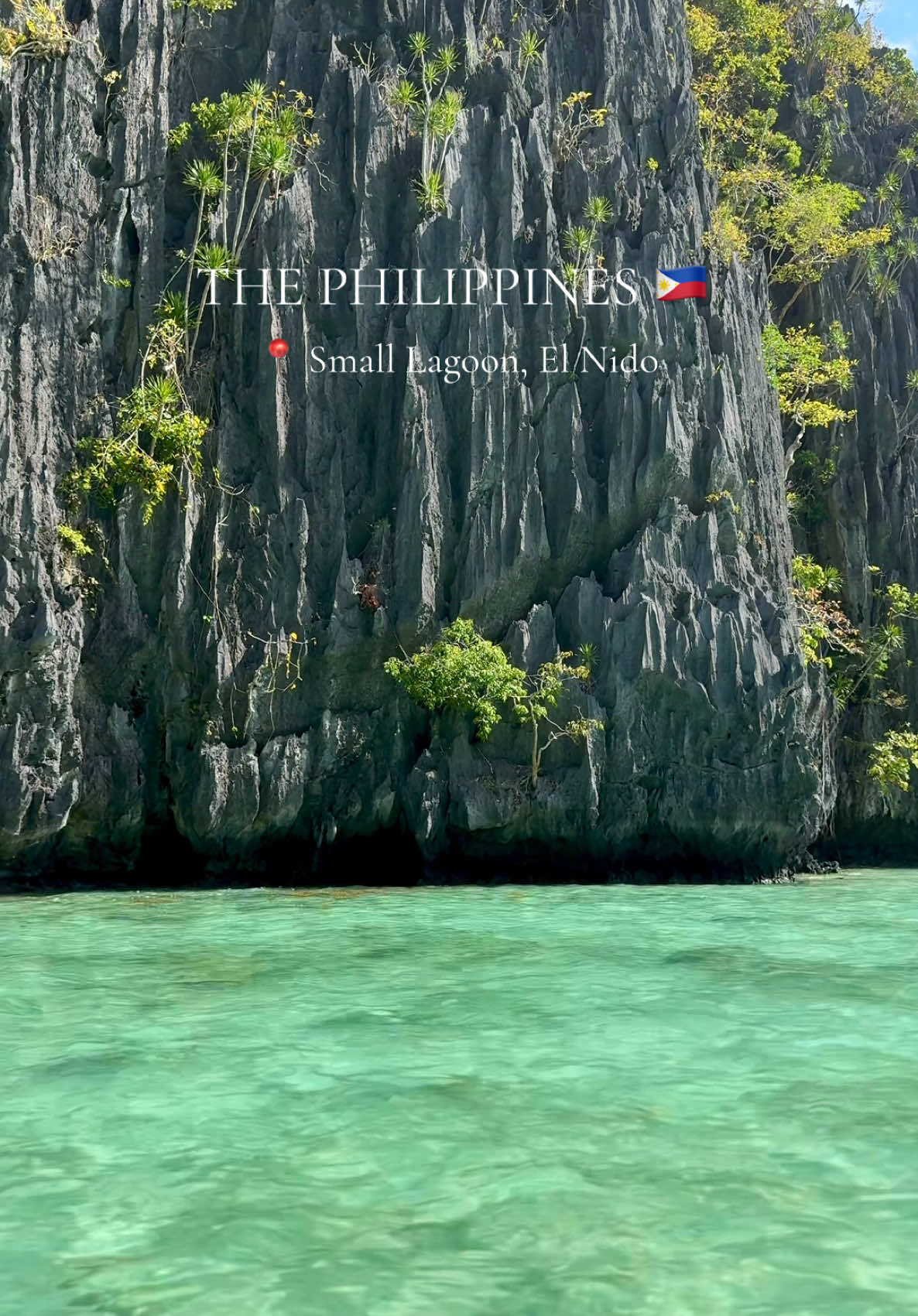 Kayaking in the small lagoon of El Nido is a special experience. ✨  . . #elnidopalawanphilippines #palawanphilippines #traveltok #smalllagoon #islandhopping #philippinestravel 