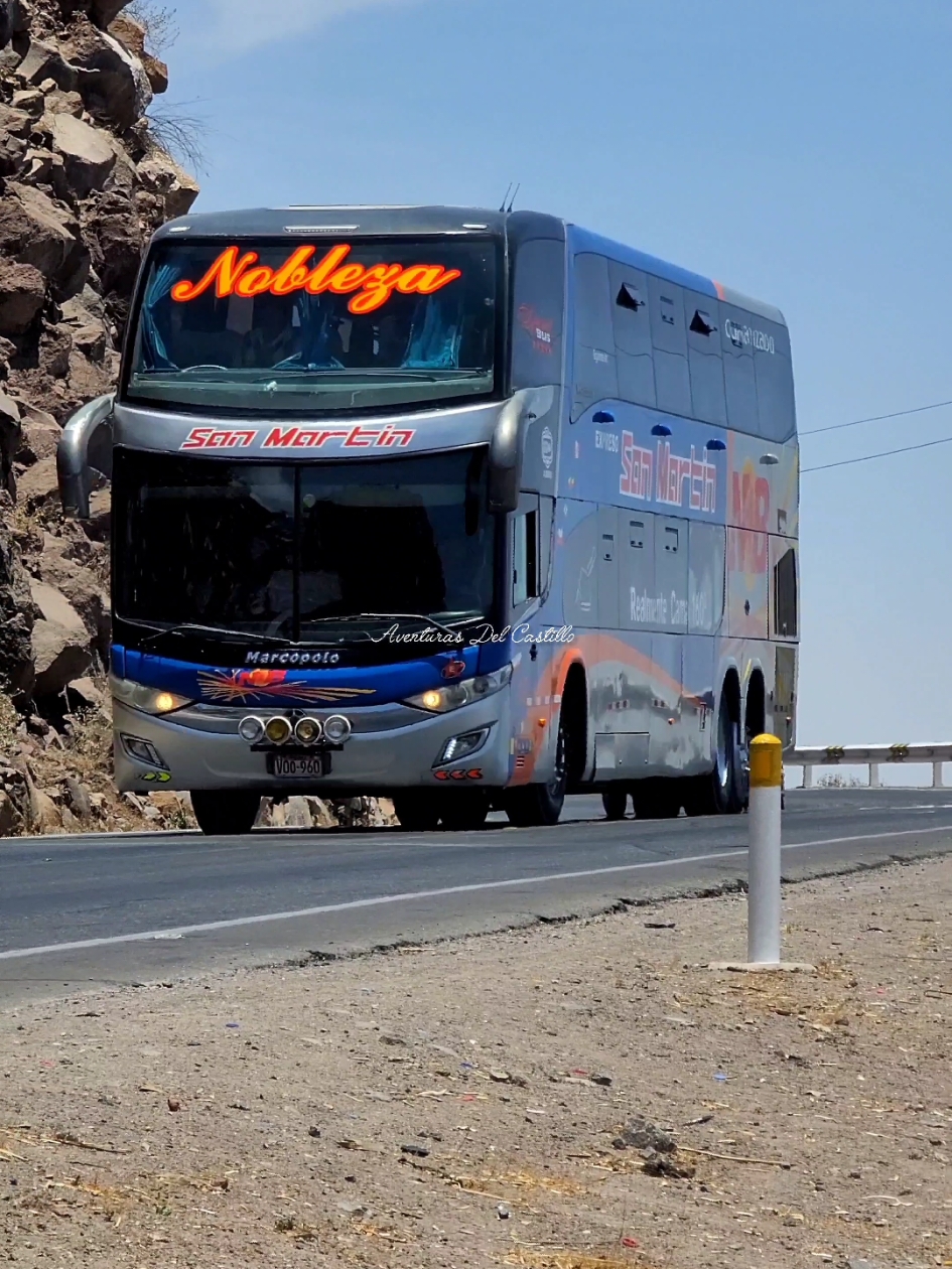 Bus de la empresa SAN MARTIN NOBLEZA saliendo de Arequipa hacia Yura con rumbo a su destino.  #aventurasdelcastillo #bus #buses #ruteros #viajes 