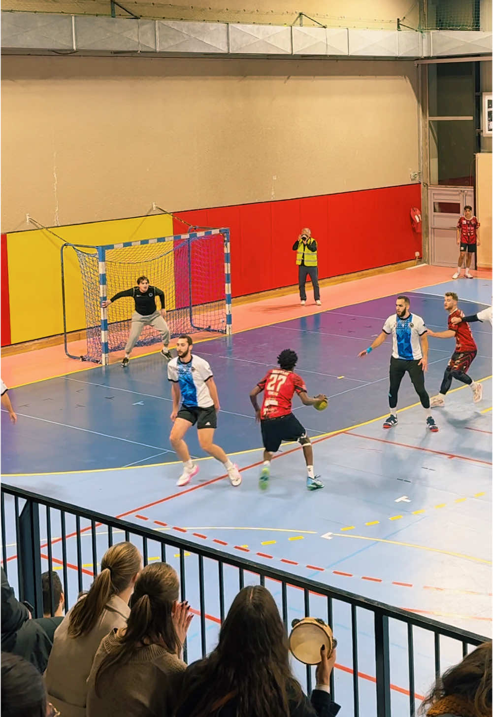 Un 1v1 dévastateur 🥶🥶 Que du saleeee #handball #hand #1v1 #thbmlv #goal 