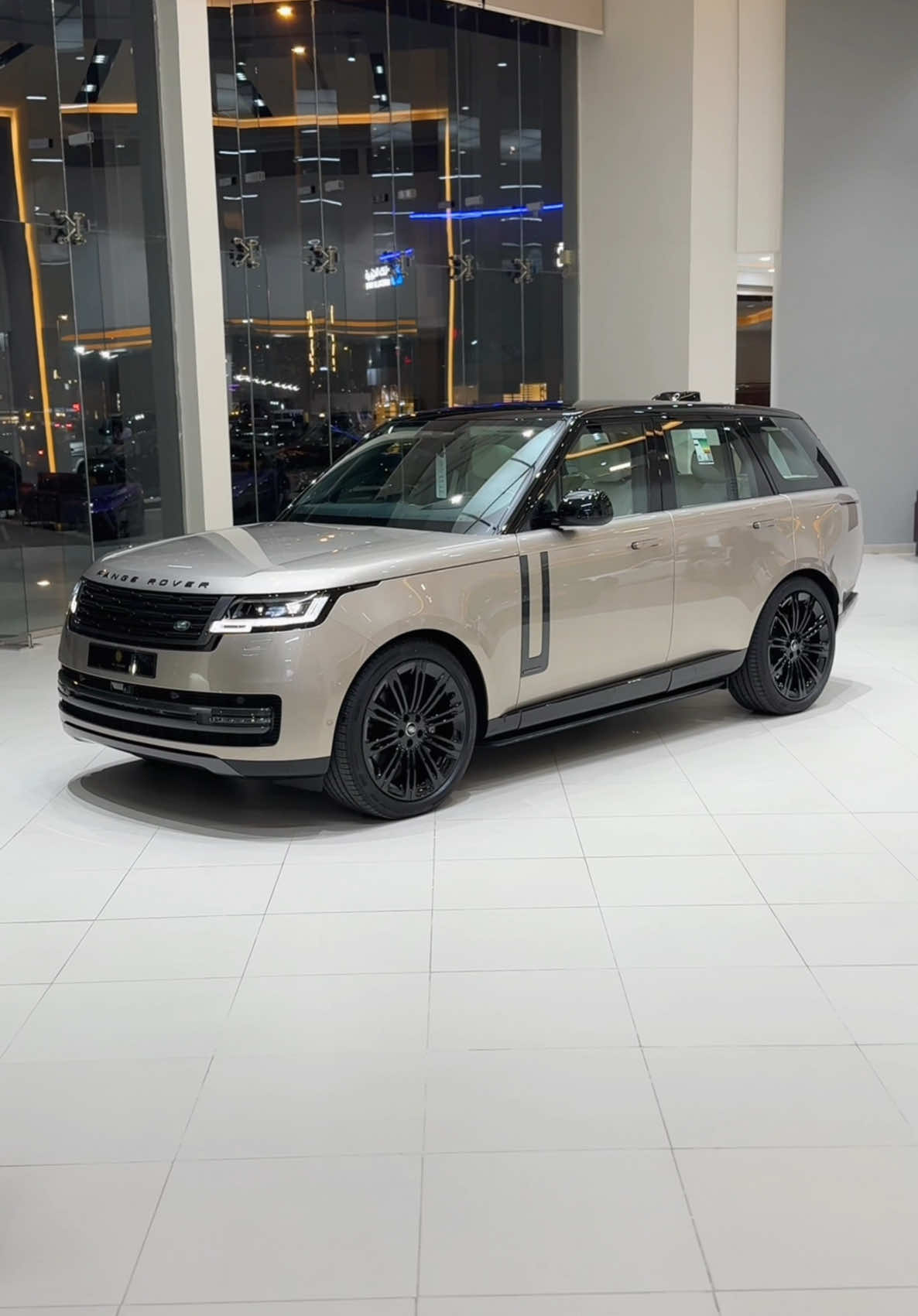 2025 New RANGE ROVER AUTOBIOGRAPHY #vipcarlounge #viploungeriyadh #rangerover #autobiography #luxurycar #fyp #riyadh #saudiarabia 