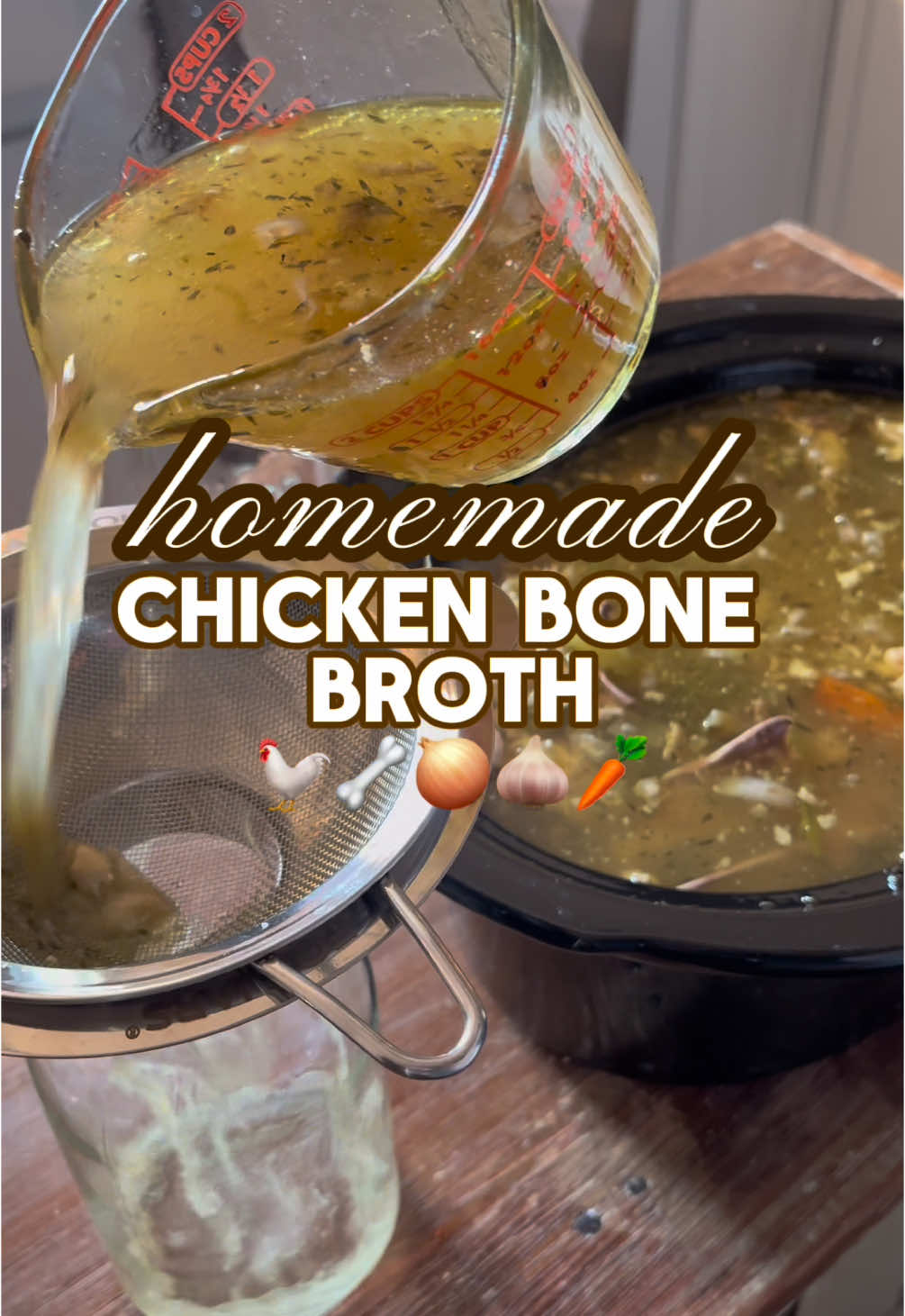 Stop buying chicken broth at the store‼️🐓Homeade chicken broth is way easier to make than you think!! Lids & bands from my favorite ForJars💘 #homeade #realfood #foodfromscratch #easymeals #chickenbroth #zerowaste #homestead #bonebroth #canning #freezercanning #freezermeals #safecanning 