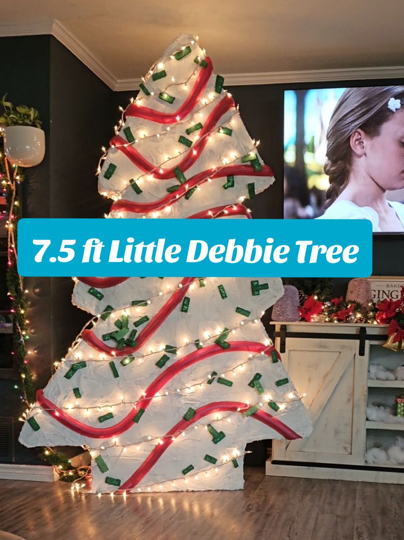 7.5 foot tall Little Debbie tree 🤍💚❤️ #creatorsearchinsights #christmasdecor #christmastree #littledebbie #littledebbiechristmastreecakes #craft #christmasdiy #christmascraft 