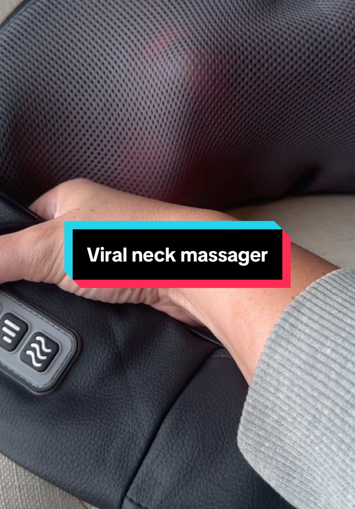 Tell me who wouldnt love to get this as a gift this christmas? #viralneckmassager #neckmassager #TikTokShop #tiktokshopfinds 