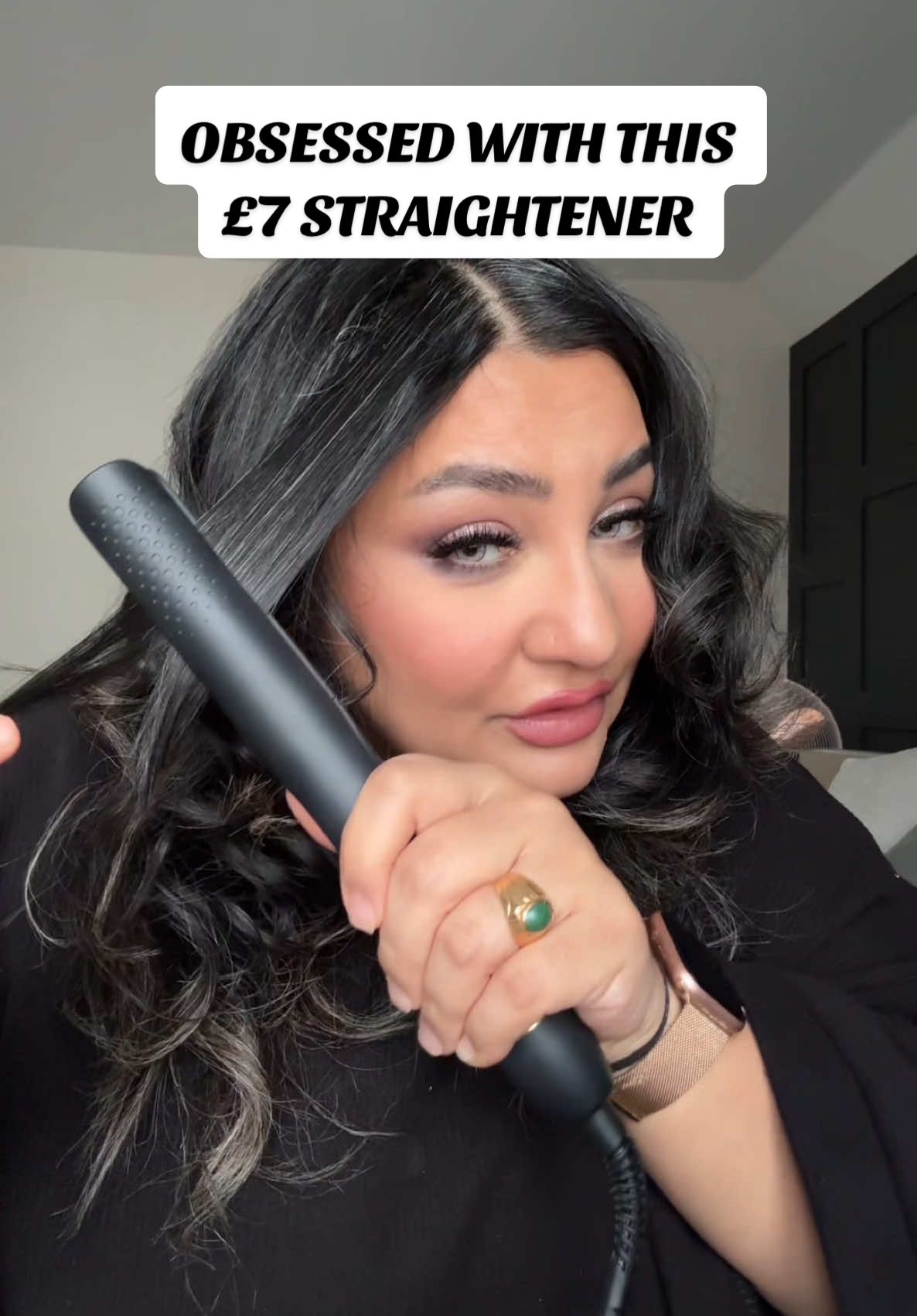 Absolutely love!!! @TnV.UK #fyp #tiktokmademebuyit #straighteners #straightner #curlswithstraightner #hairstyle 