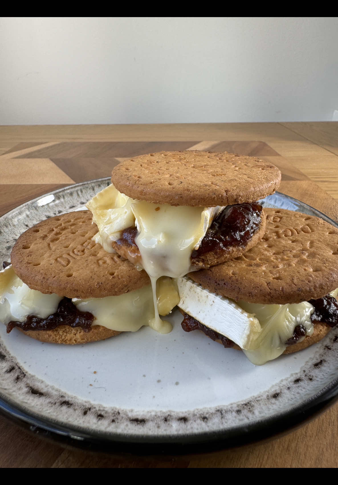 #food #foodideas #simplefoodideas #foodmadesimple #smores #savourysmores 