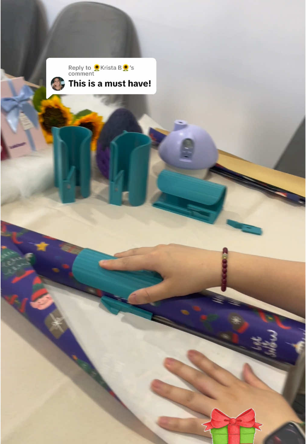 Replying to @🌻Krista B🌻 Decorate your life with the cool gift packaging! ❄️🎁 #gadget #giftwrapping #christmas #deal #giftwrappinghacks #satisfying #fyp #christmas #gifts #christmaswrapping  #WrappingPaper  #tiktokshopblackfriday #tiktokshopcybermonday 🎅 #🎄 #🎁