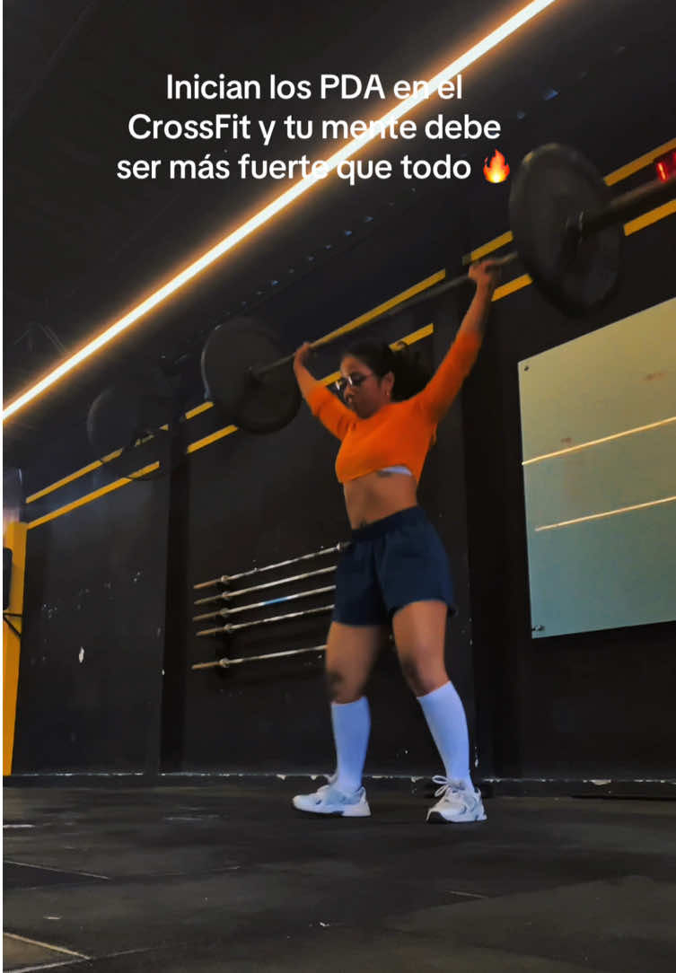 Inician los PDA en el CrossFit 💪🏽🔥 y estoy de estreno 🥴 #crossfit #entrenamiento #crosfitgirl #crosfit 