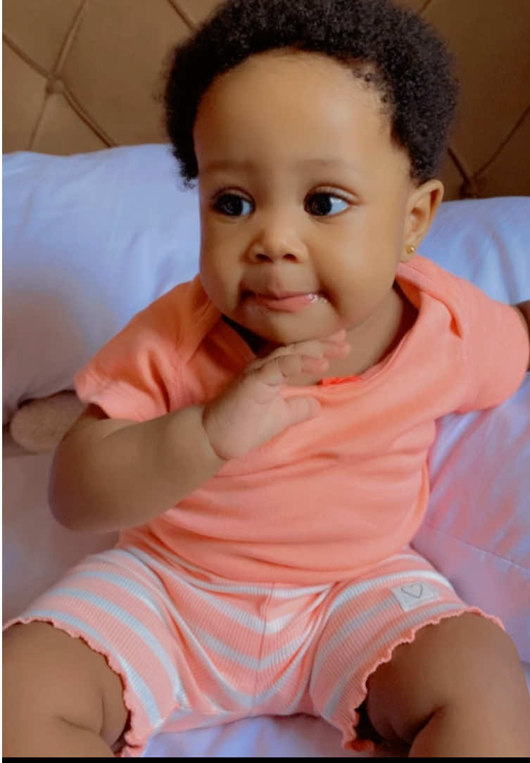 Elena😍🥰(shining light)  #7monthsold #babiesontiktok #สโลว์สมูทสปีดสโลว์ #babiestiktok #tiktokbabies #kidsontiktok 