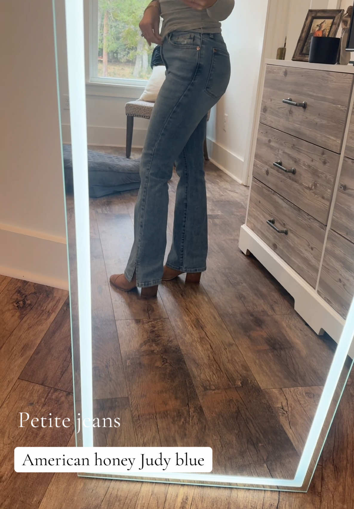 The perfect mid rise jean for petite ladies. American honey by judy blue  @Ava Lane Boutique  #judybluejeans #petitefashion #petitejeans #shortwomen #bootcutjeans 