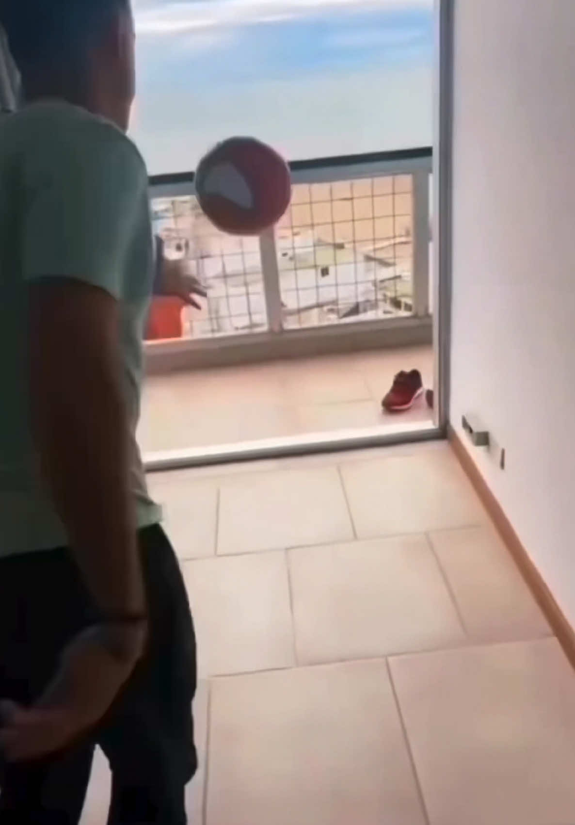 FUNNY 😂 BALL MAGIC TRICK ⚽️🪄 #magic #tricks #funny #funnyvideo #comedy #foryou 