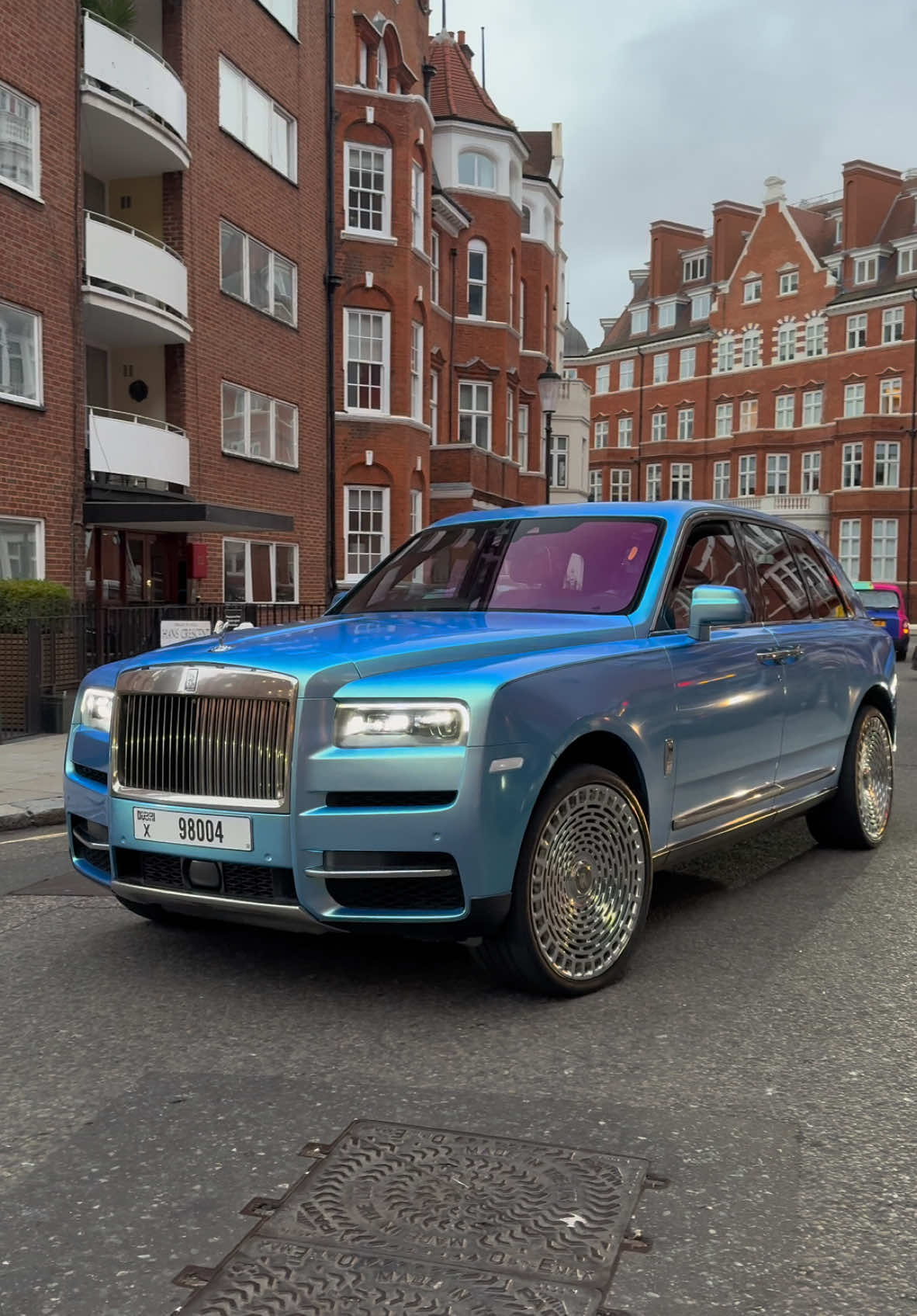 GTA style Rolls-Royce Cullinan- what size are those wheels?! 😳 #rollsroyce #cullinan #pagani #huayra #supercars #hypercar #london #harrods #knightsbridge 