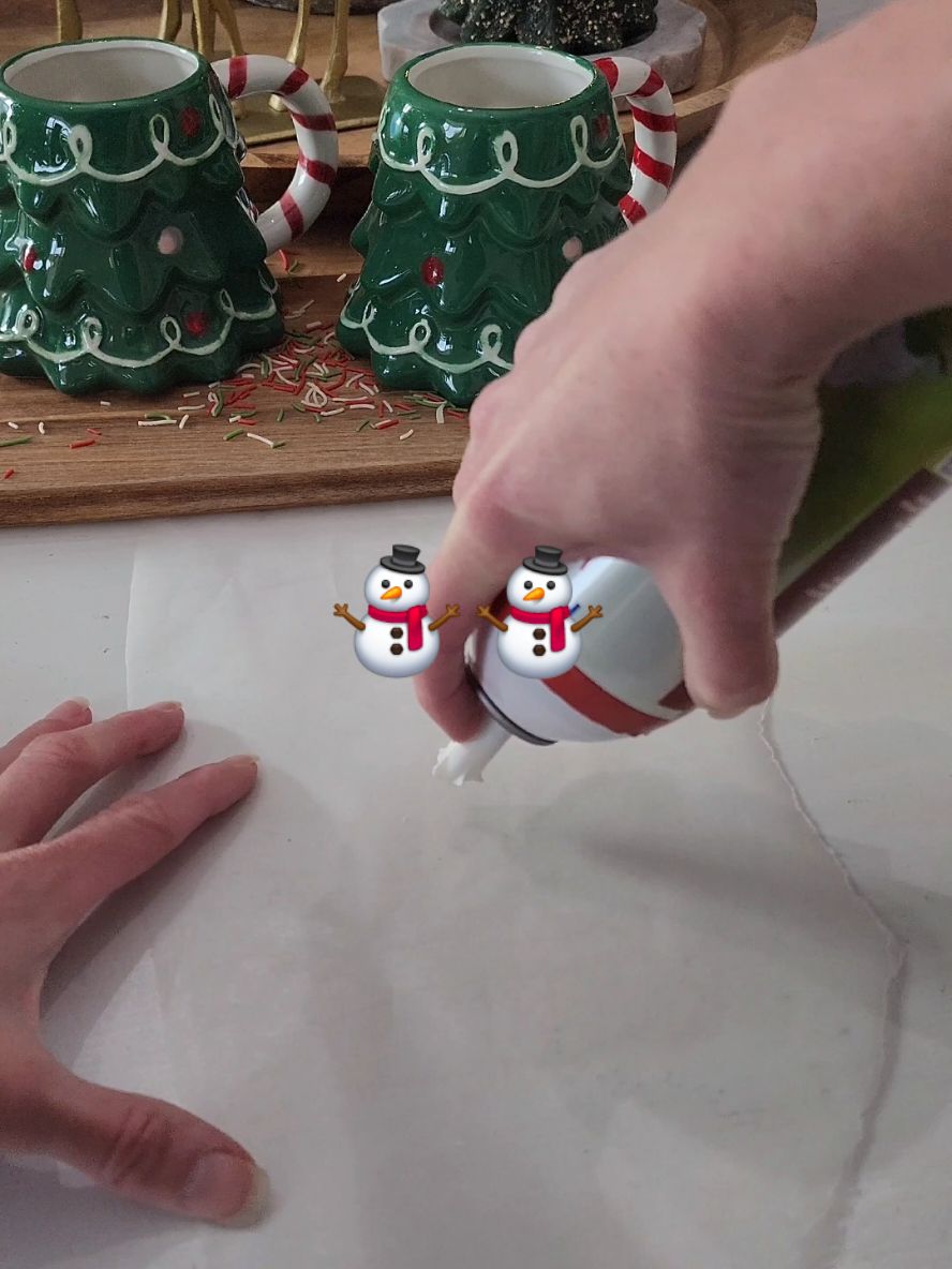 This is the cutest idea! So easy and fun for the Christmas holidays!  Use whip cream and freeze until firm... add to any hot drink coffee/hot chocolate ⛄️⛄️ #christmas #diychristmas #christmasdecorating #christmasfood #christmassnacks 