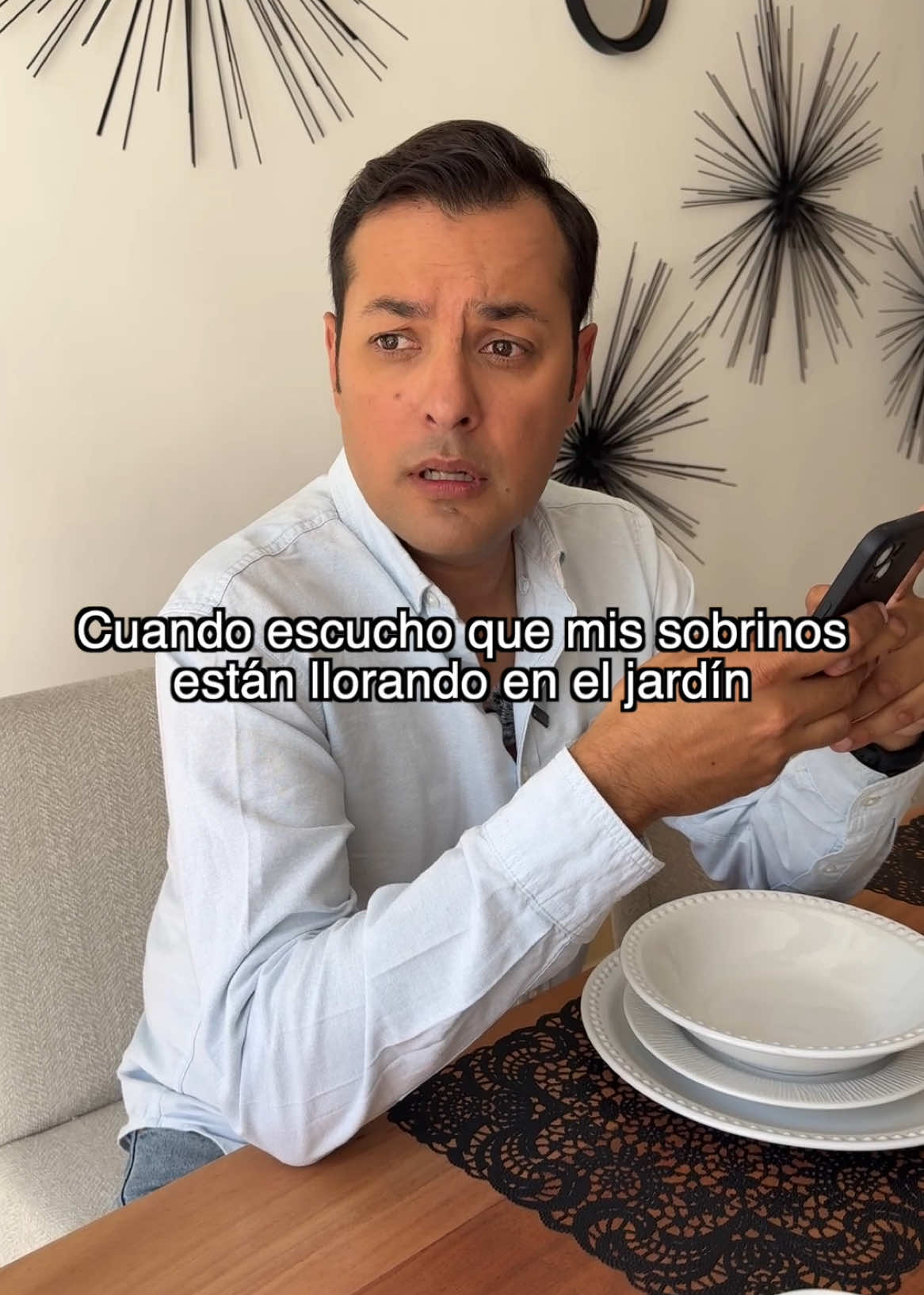 No hay nada de qué preocuparse😅. Cuando decimos que nuestras ventanas de PVC son aislantes🪟, ¡REALMENTE LO SON! #pov #meme #humor #hogar #videosgraciosos 